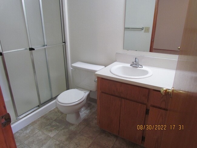 Building Photo - ~Beautiful Two-story Home Located in the N...
