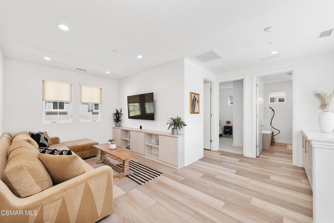 Building Photo - 20843 Acorn Cir