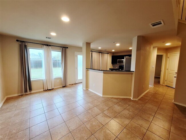 Building Photo - 220 Westminster Dr