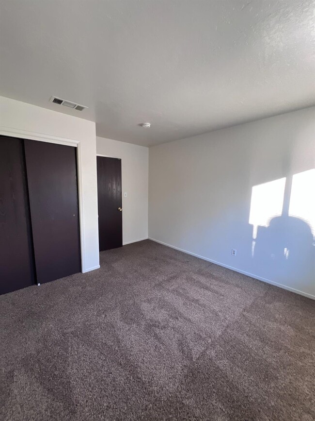 Building Photo - 481 Minnewawa Ave