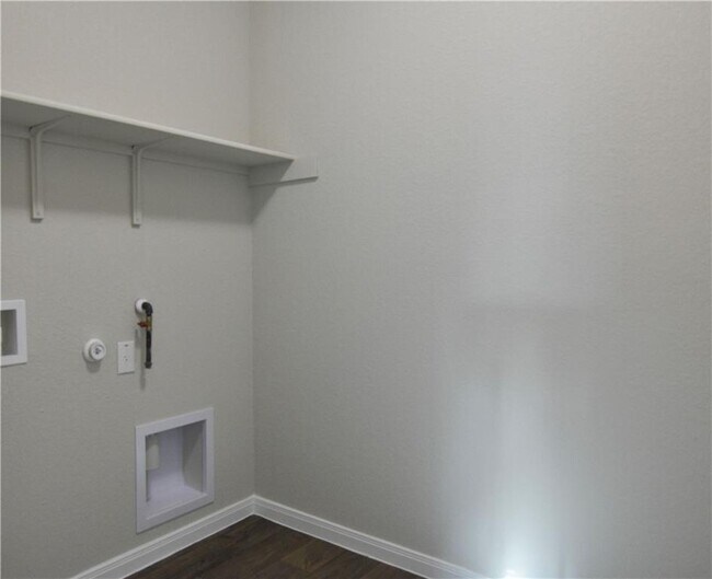 Building Photo - 117 Rochester Ln