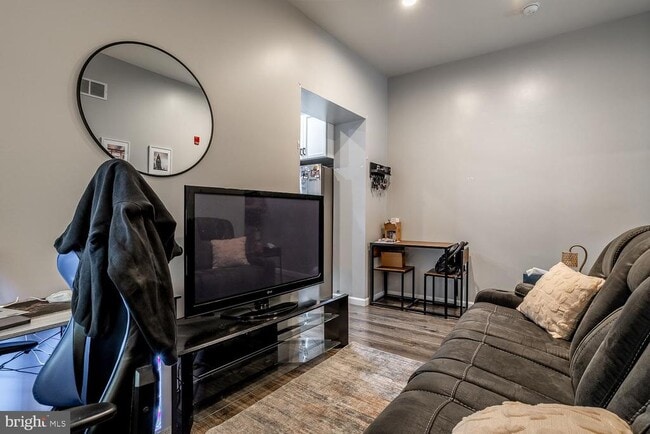 Building Photo - 116 S Fellowship Rd