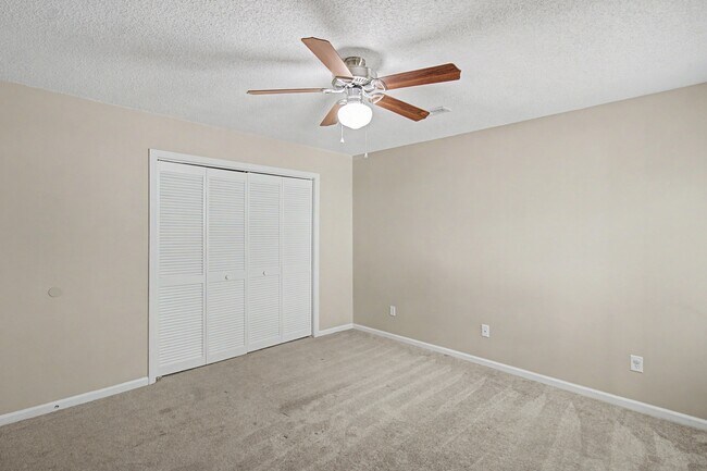 Building Photo - 1384 Forest Lake Dr