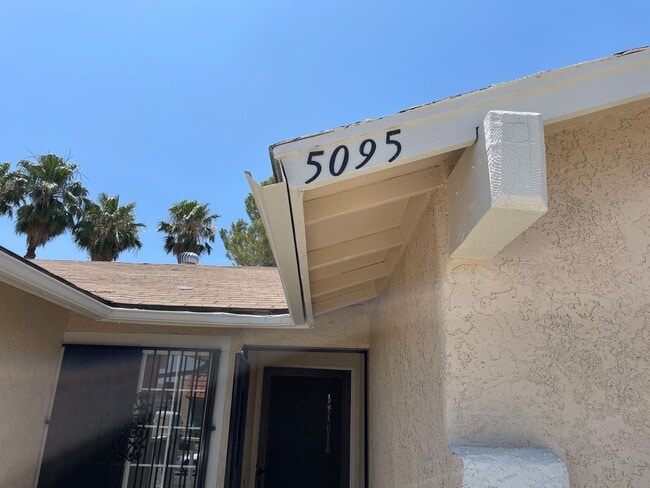 Building Photo - 3 bedroom home in Summerlin North
