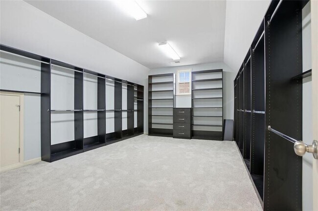 Building Photo - 845 Botanica Way