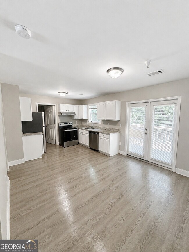 Building Photo - 1240 Pinedale Cir NW