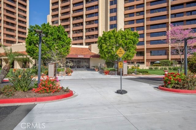 Building Photo - 24055 Paseo Del Lago