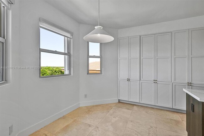 Building Photo - 13637 Deering Bay Dr