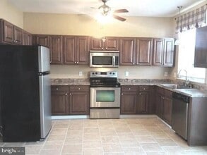 Building Photo - 29 Wicklow Rd