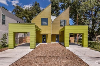 Building Photo - 2900 Gonzales St