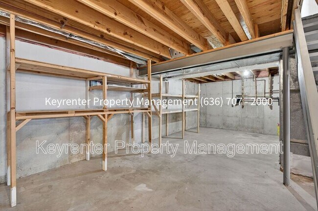 Building Photo - 971 Whispering Ridge Ln