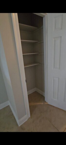 Building Photo - 818 Meadow Bend Dr