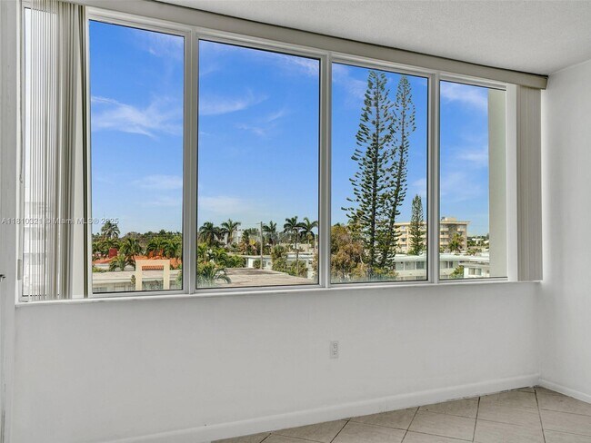 Building Photo - 8233 Harding Ave