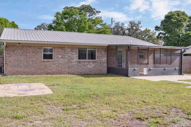 Building Photo - 2325 Merle Cir