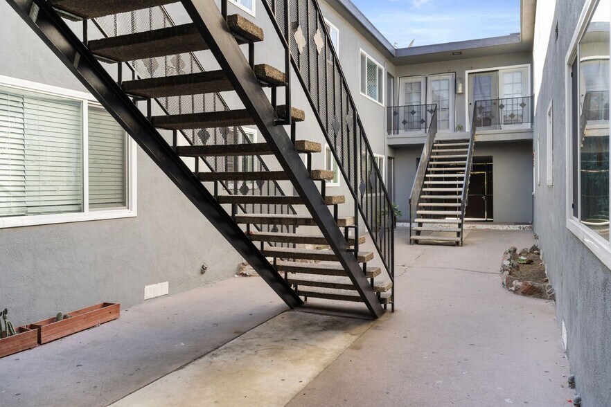 Building Photo - 1431 Obispo Ave