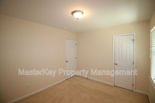 Building Photo - 701 Senter St