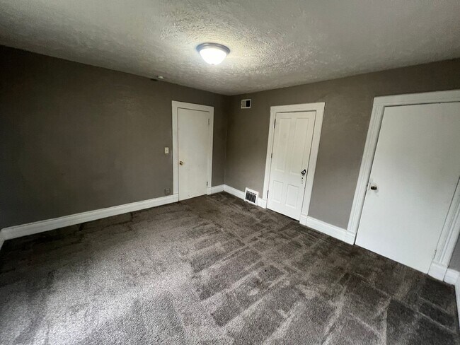 Building Photo - Vine duplex