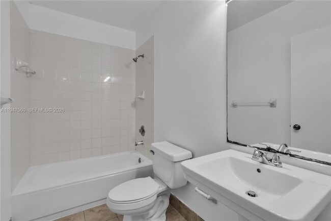 Building Photo - 9193 Fontainebleau Blvd