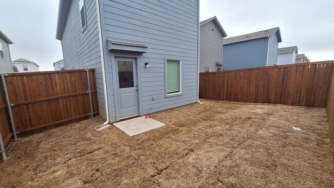 Building Photo - NEWLY BUILT 3 bedroom 2.5 Bath for rent