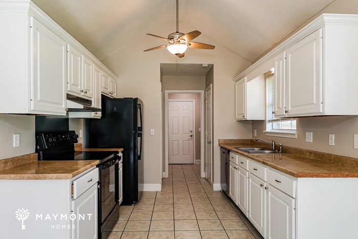 Building Photo - 2038 Red Oak Dr