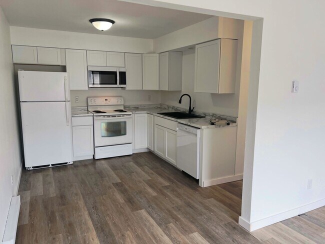 Building Photo - 909 Genrich St