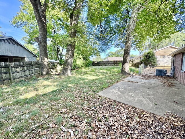 Building Photo - 4936 Leven Rd