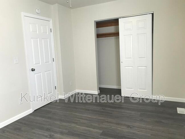 Building Photo - 19 Twin Oaks Dr