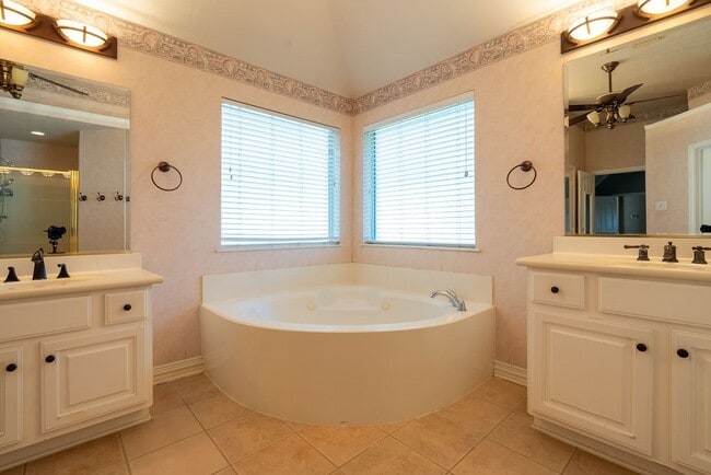 Building Photo - 12502 Boxwood Way Ln