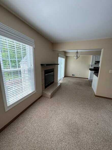Building Photo - 3 Woodside Dr