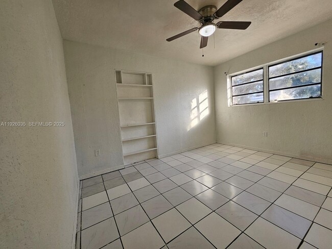 Building Photo - 19601 NE Miami Ct