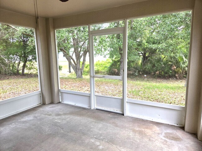 Building Photo - Immaculate 3Bed/2Bath Home-Spacious~Two-Ca...
