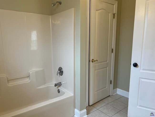 Building Photo - 104 Prestige Dr