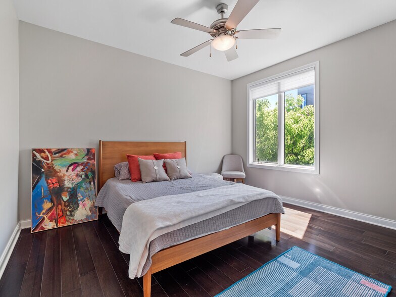 Building Photo - 1471 Lindazzo Ave