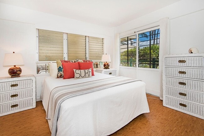 Building Photo - Diamond Head Ambassador #201