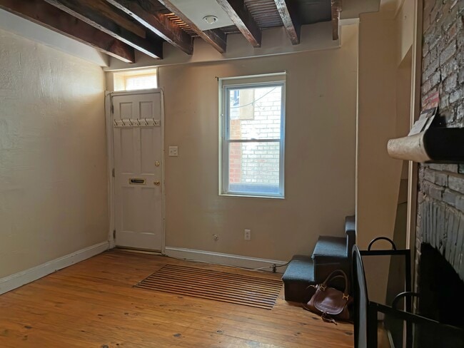 Building Photo - 623 American#F