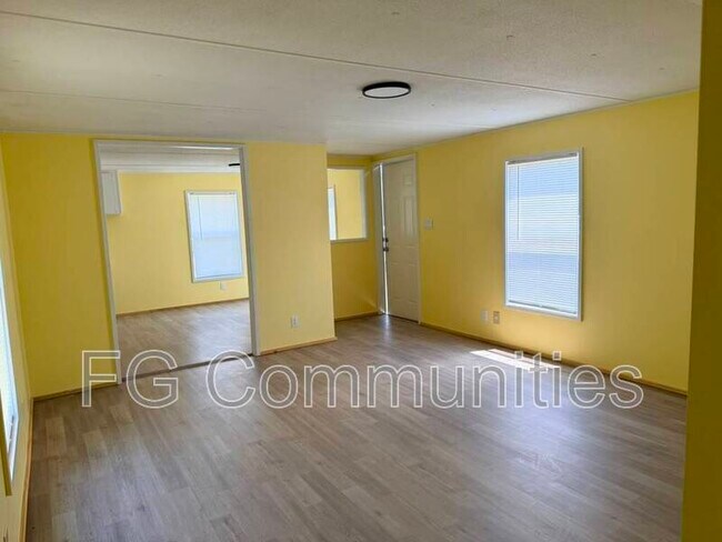 Building Photo - 112 Laurin Dr