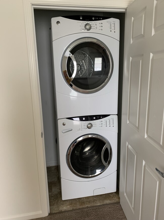 Laundry - 1114 Herr Ln