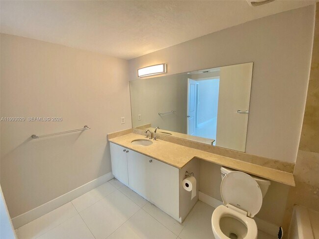 Building Photo - 170 SE 14th St