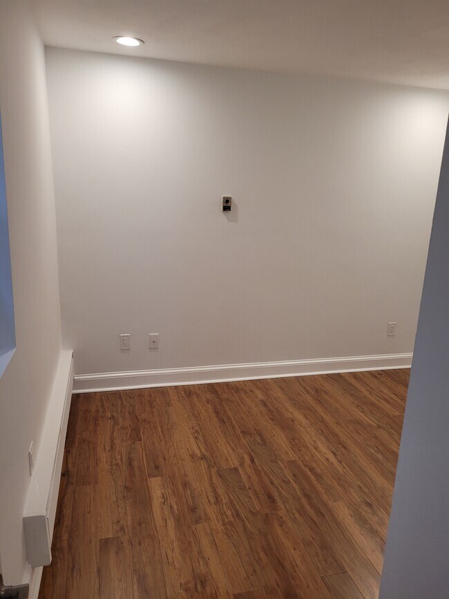 Building Photo - 226 Hanover St