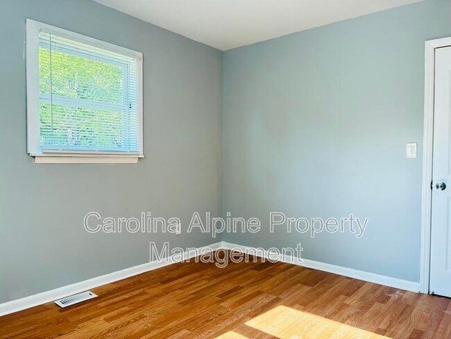 Building Photo - 516 E Peachtree St