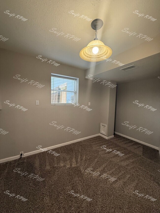 Building Photo - 1354 S Brentwood Dr