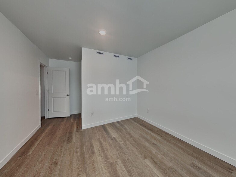 Building Photo - 13042 Mustang Crossing Rd