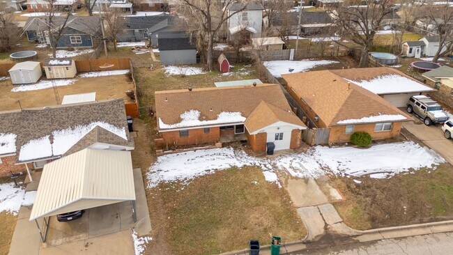 Building Photo - 3016 SW 68th St