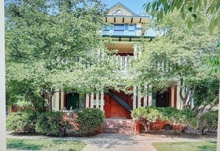 Building Photo - 1647 N Clarkson St