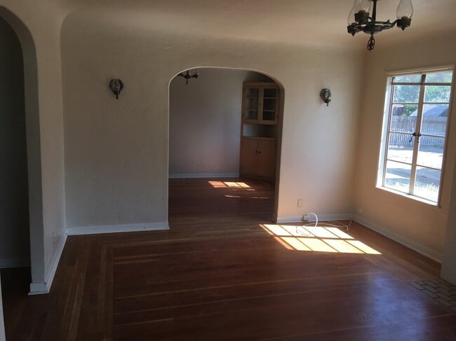 Building Photo - VOGT-120 West Pacheco