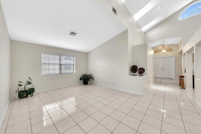 Building Photo - 20231 NW 10th St