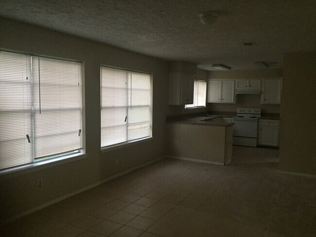 Building Photo - Great Rental!