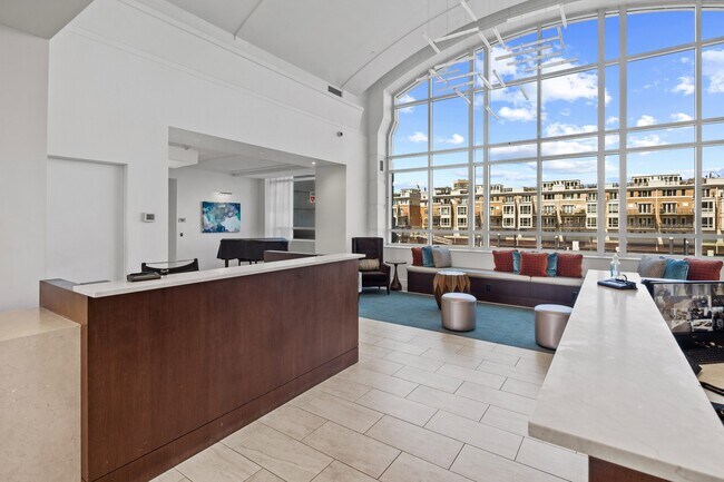 Building Photo - 100 Harborview Dr