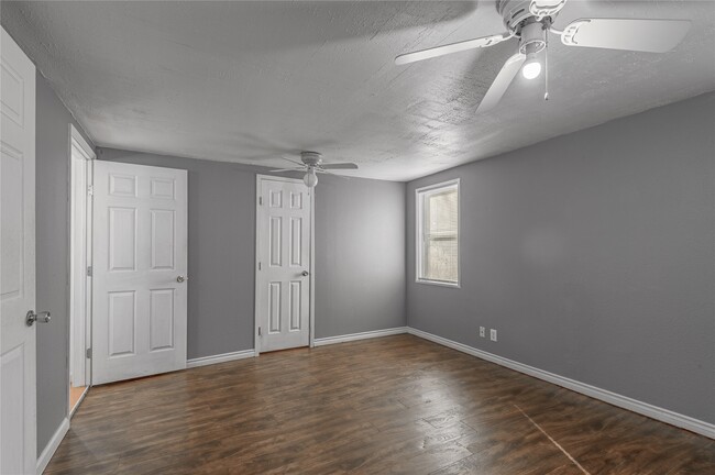 Building Photo - 1417 23rd St