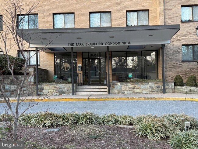 Building Photo - 8601 Manchester Rd